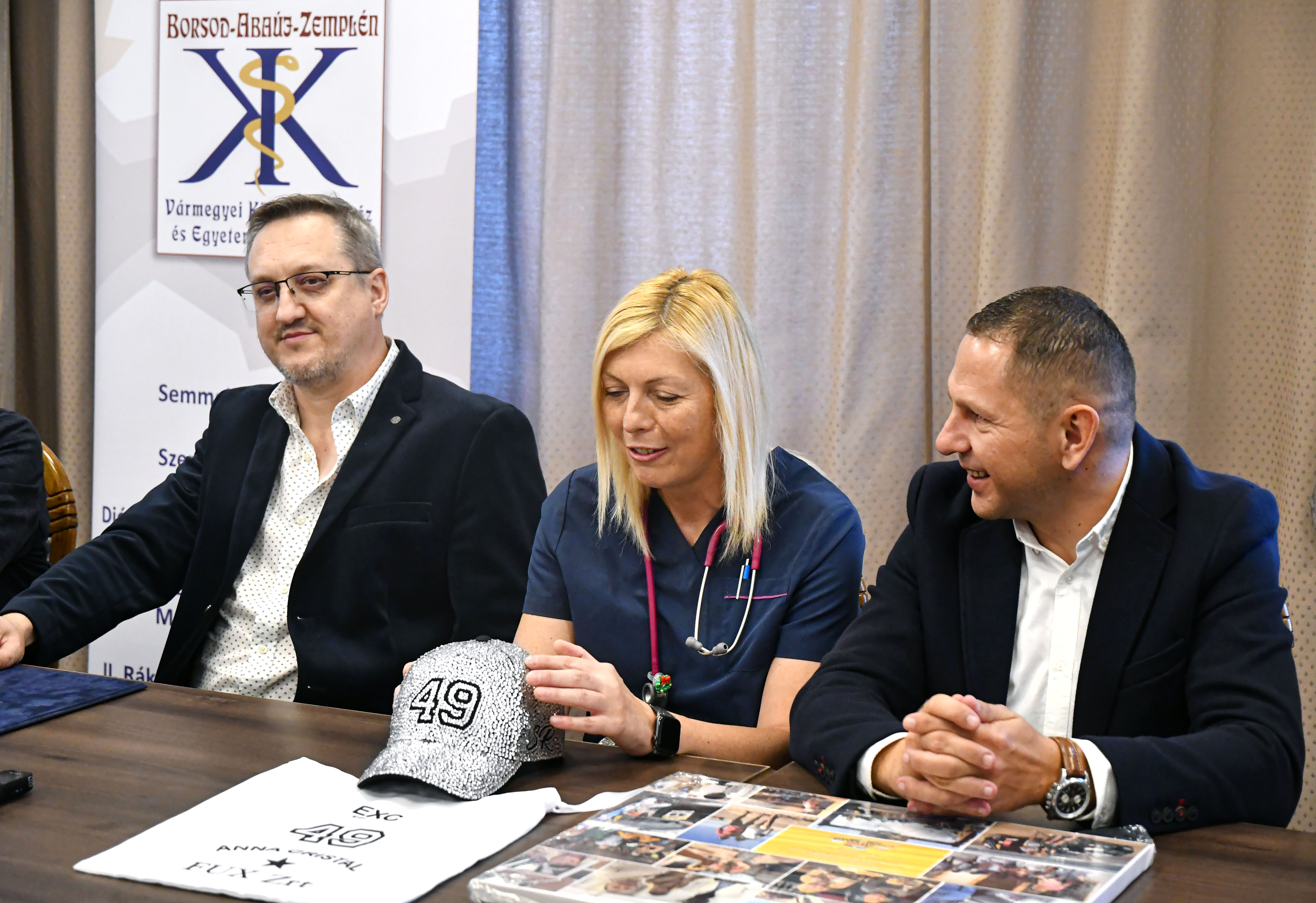 Bamakot megjárt sapkából cseppszámlálós infúziós pumpa