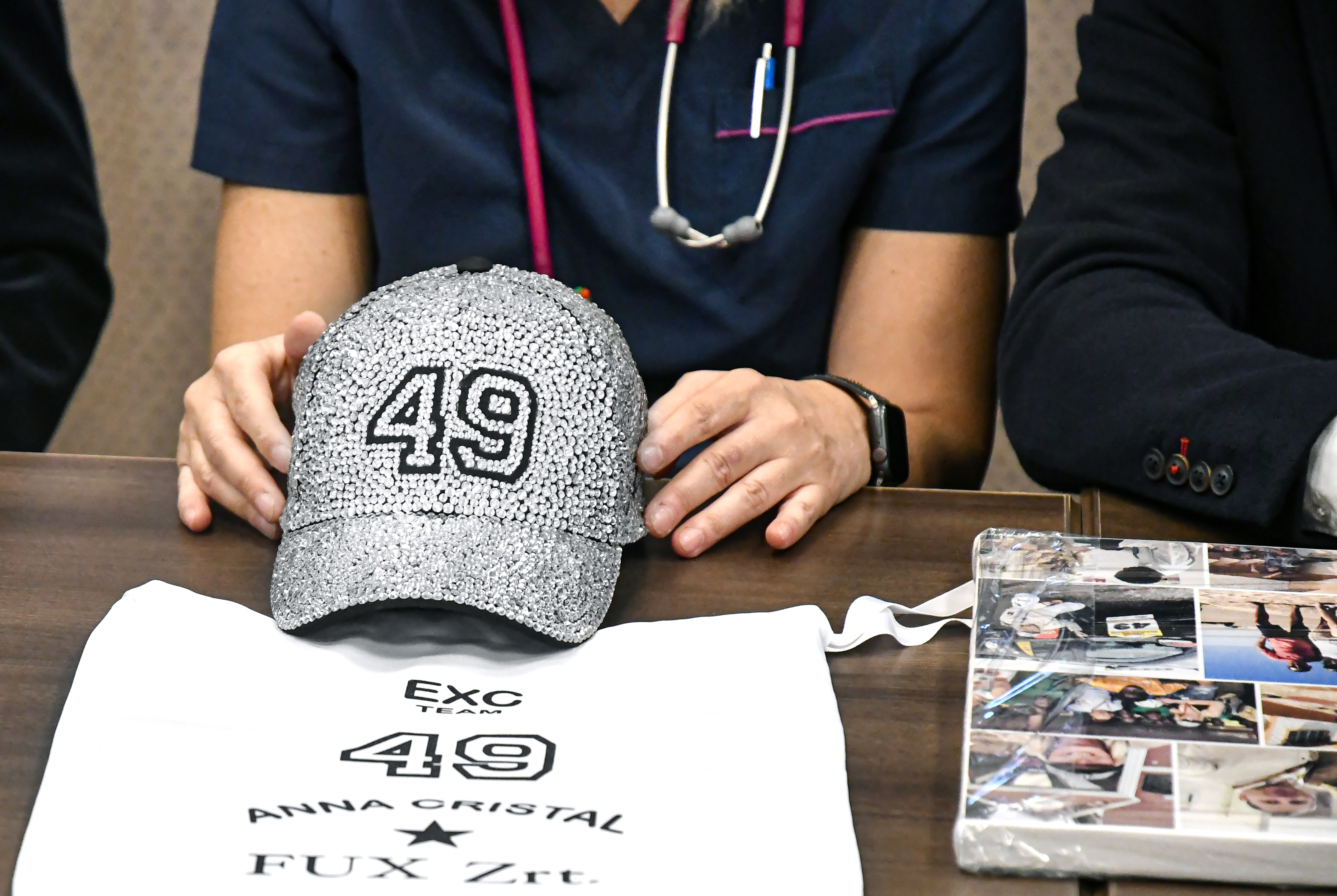 Bamakot megjárt sapkából cseppszámlálós infúziós pumpa