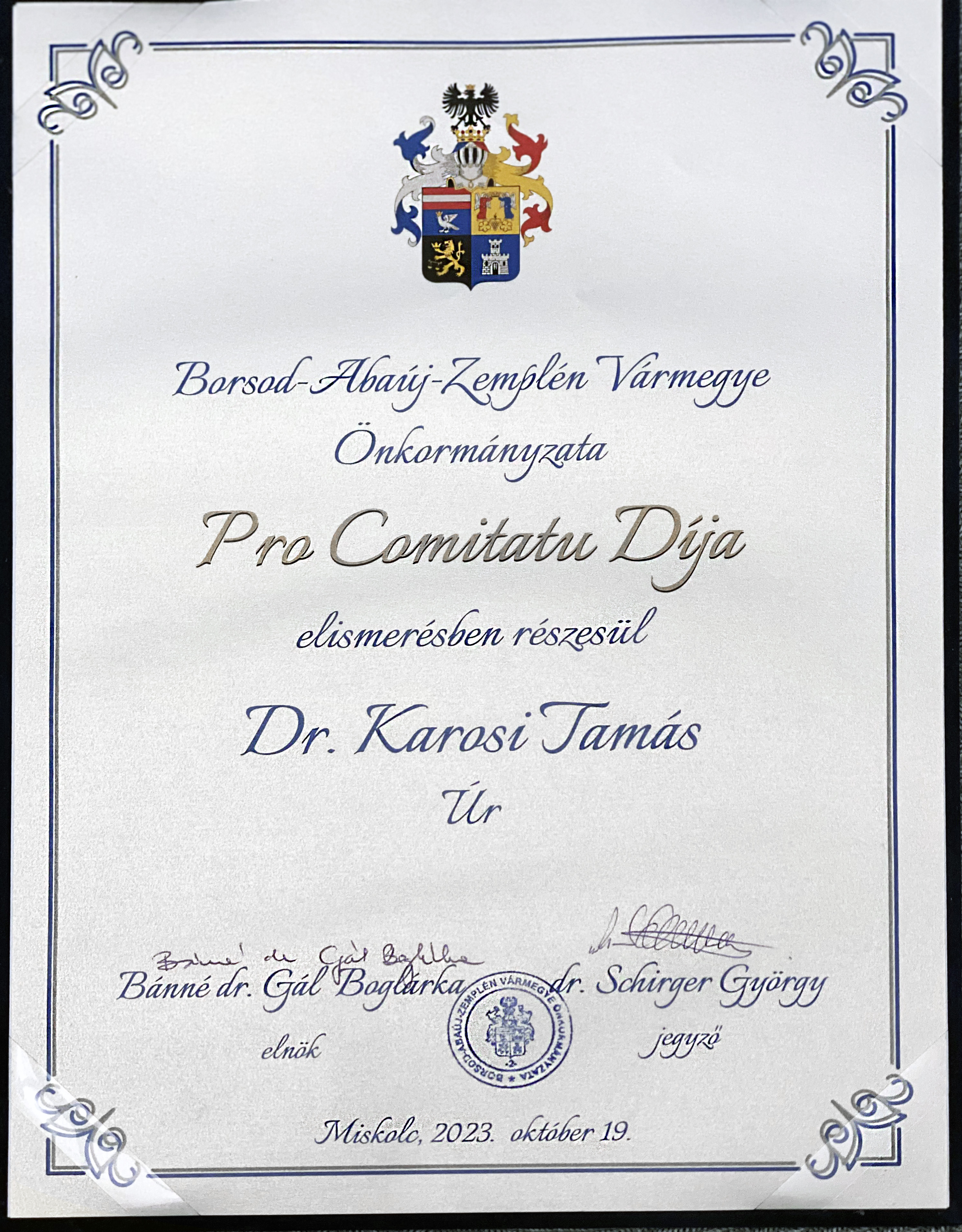 Dr. KarosiT4