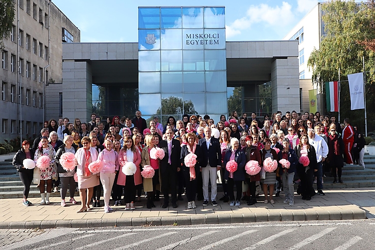 rózsaszín séta-egyetem