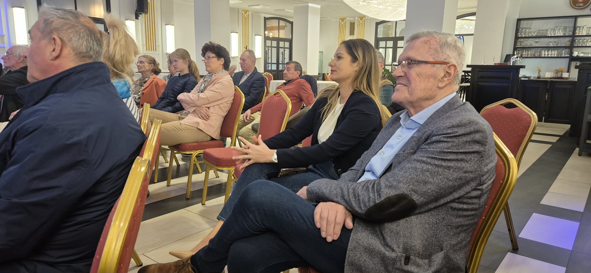 Dr. Barkóczi István, a Fux Zrt. alapító elnöke a közönségtalálkozón 