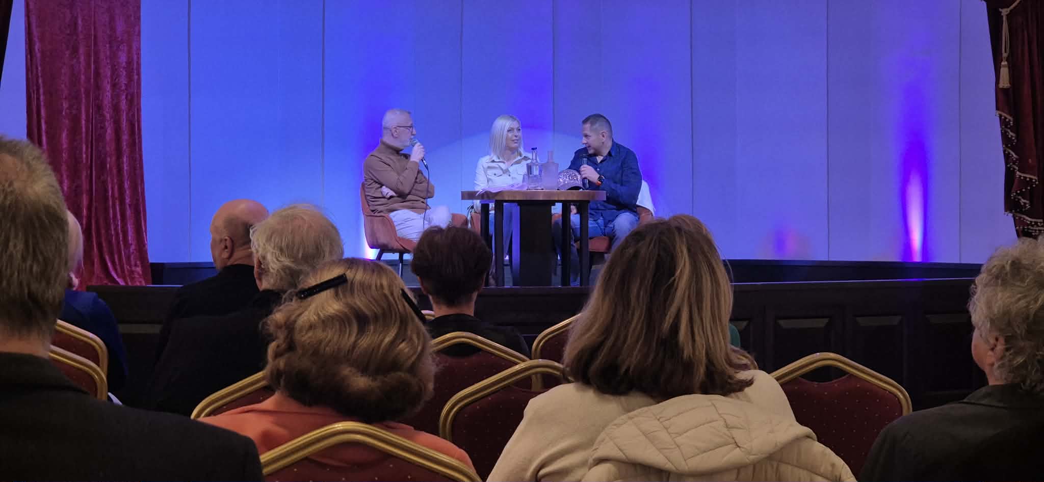 Közönségtalálkozón a Bamako rallyt megjárt Dr. Simon Réka