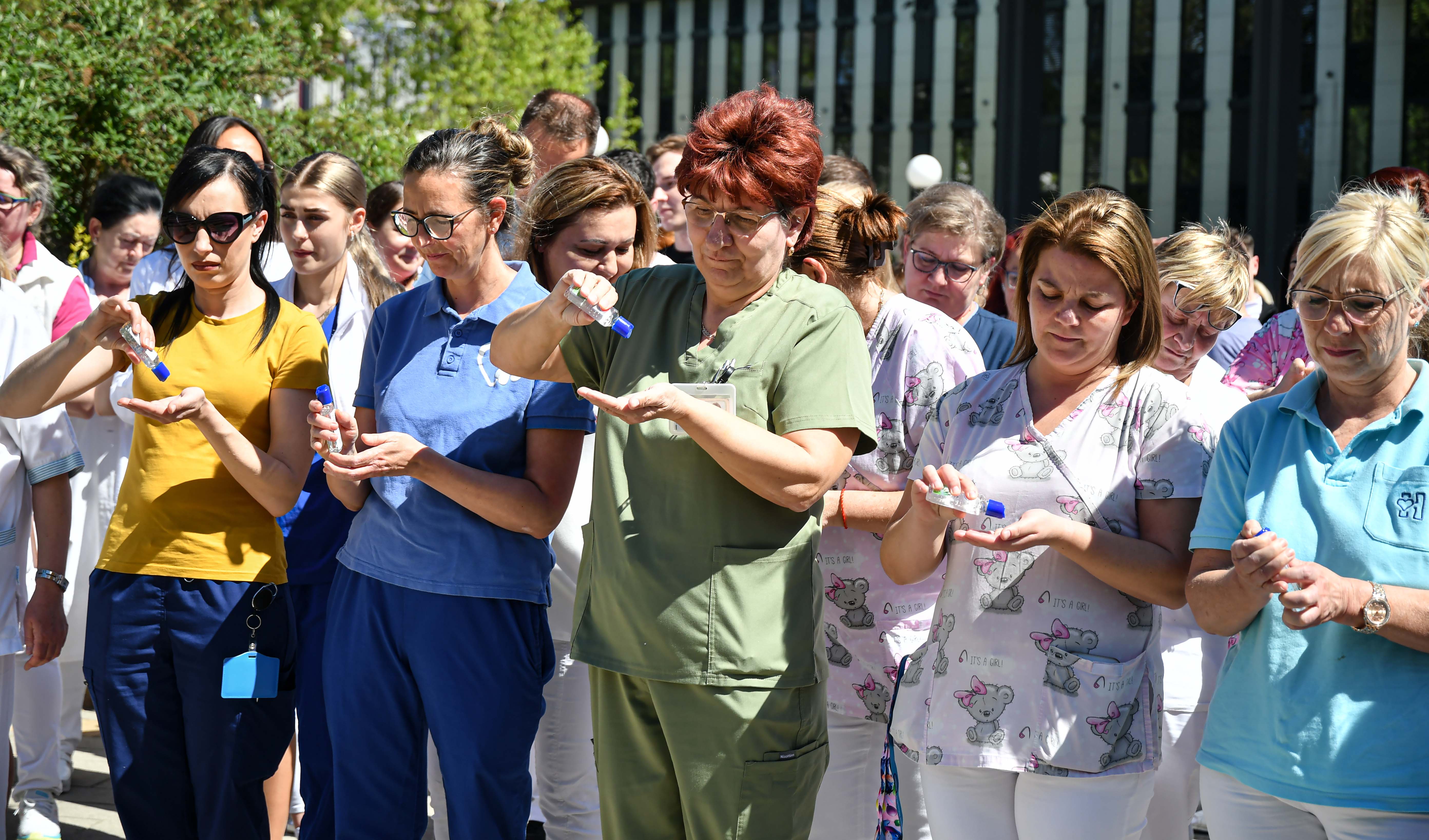 Szabadtéri flashmob kórházunkban a Kézhigiéné Világnapon