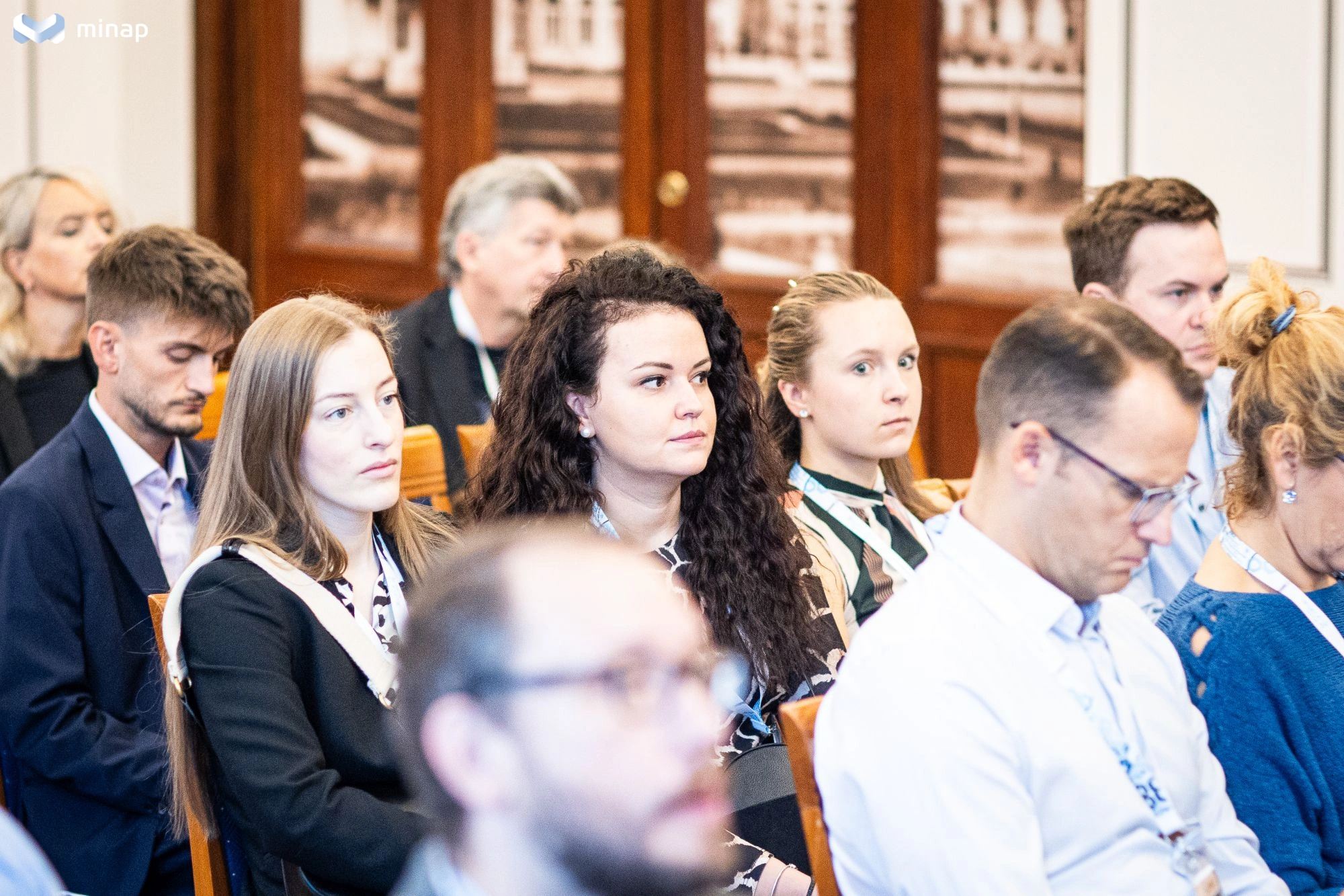 A kézsebész konferencia megnyitója. 