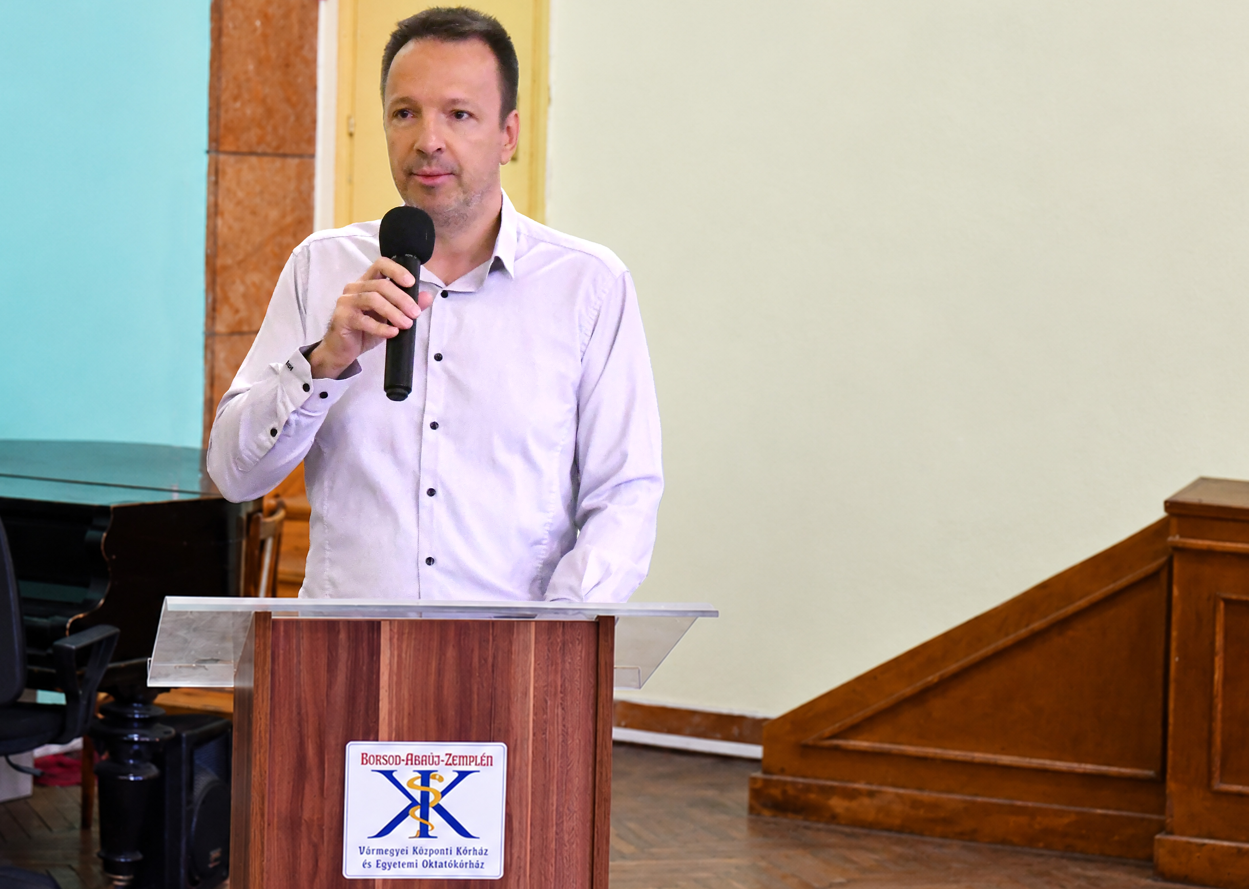 Dr. Kostyál László Csaba megbízott főigazgató köszöntötte a résztvevőket