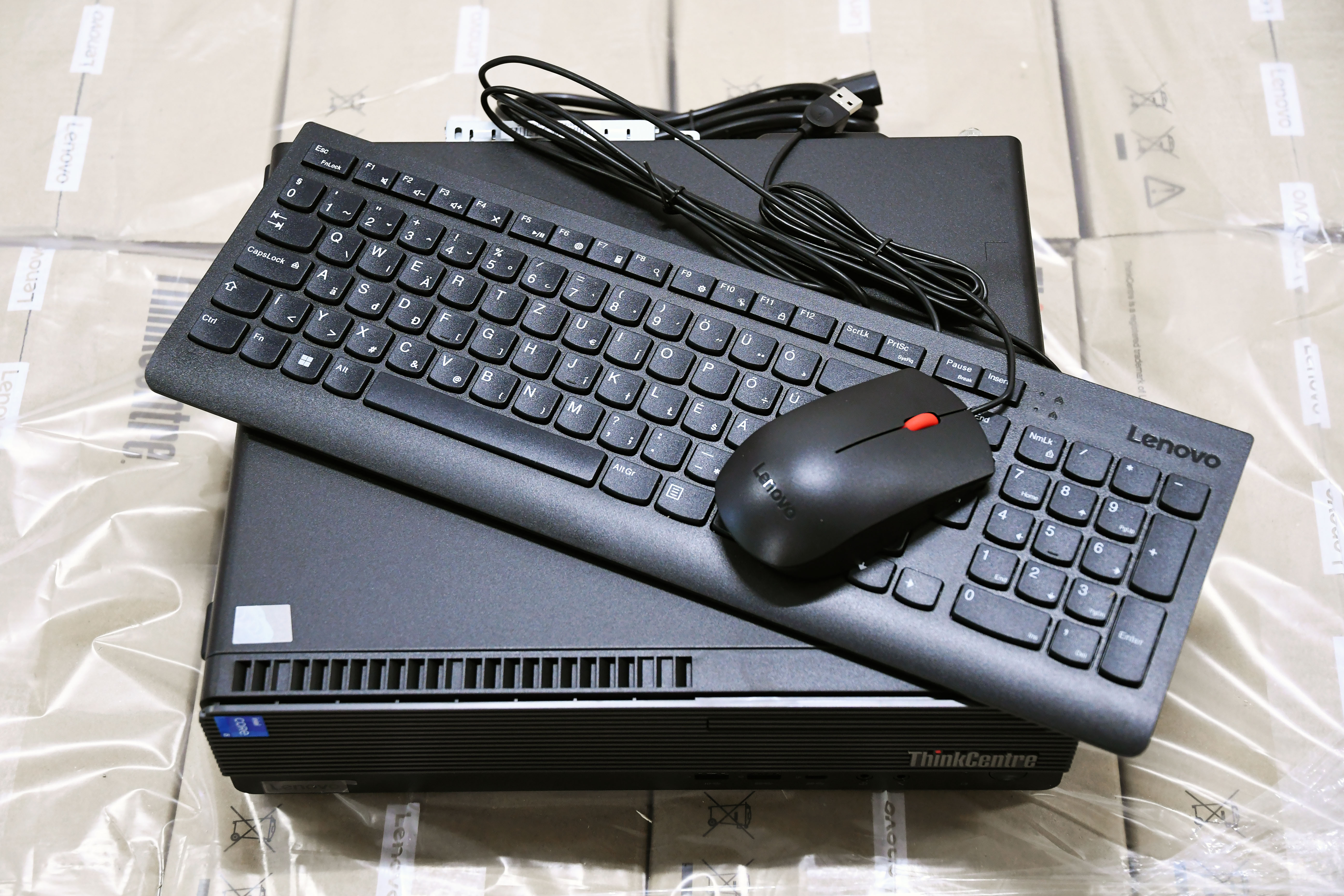 Számítógép egy asztalon