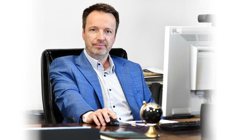 Dr. Kostyál László