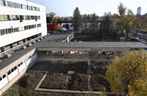 A GYEK sürgősségi építkezésének jelenetei